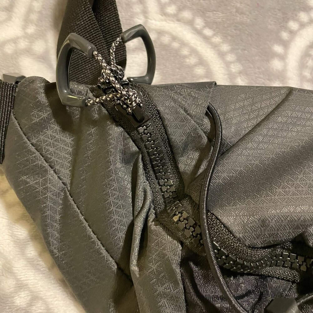 The North Face Lumbnical Small Lumbar Fanny Pack Black/Asphalt Gray, NWOT - Picture 5 of 8